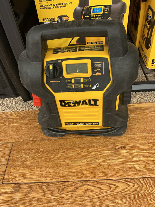 Dewalt 1600 amp used portable jump starter with digital inflator DXAEJ14
